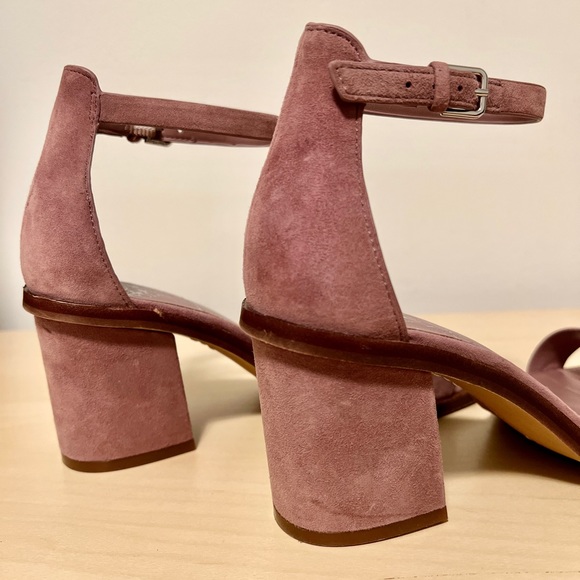 Vince Camuto Kreestey Ankle Strap Sandal - 5.5 M - ROSE SMOKE SUEDE - Picture 3 of 10